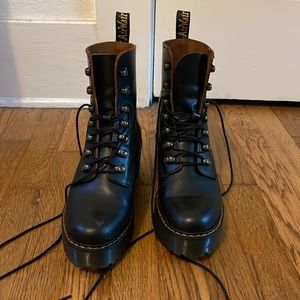 Doc Marten Leona Boots